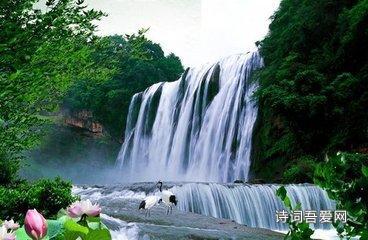 云南滑坡发生地山高坡陡,卫星图直击被掩埋区域:塌方量约30万方